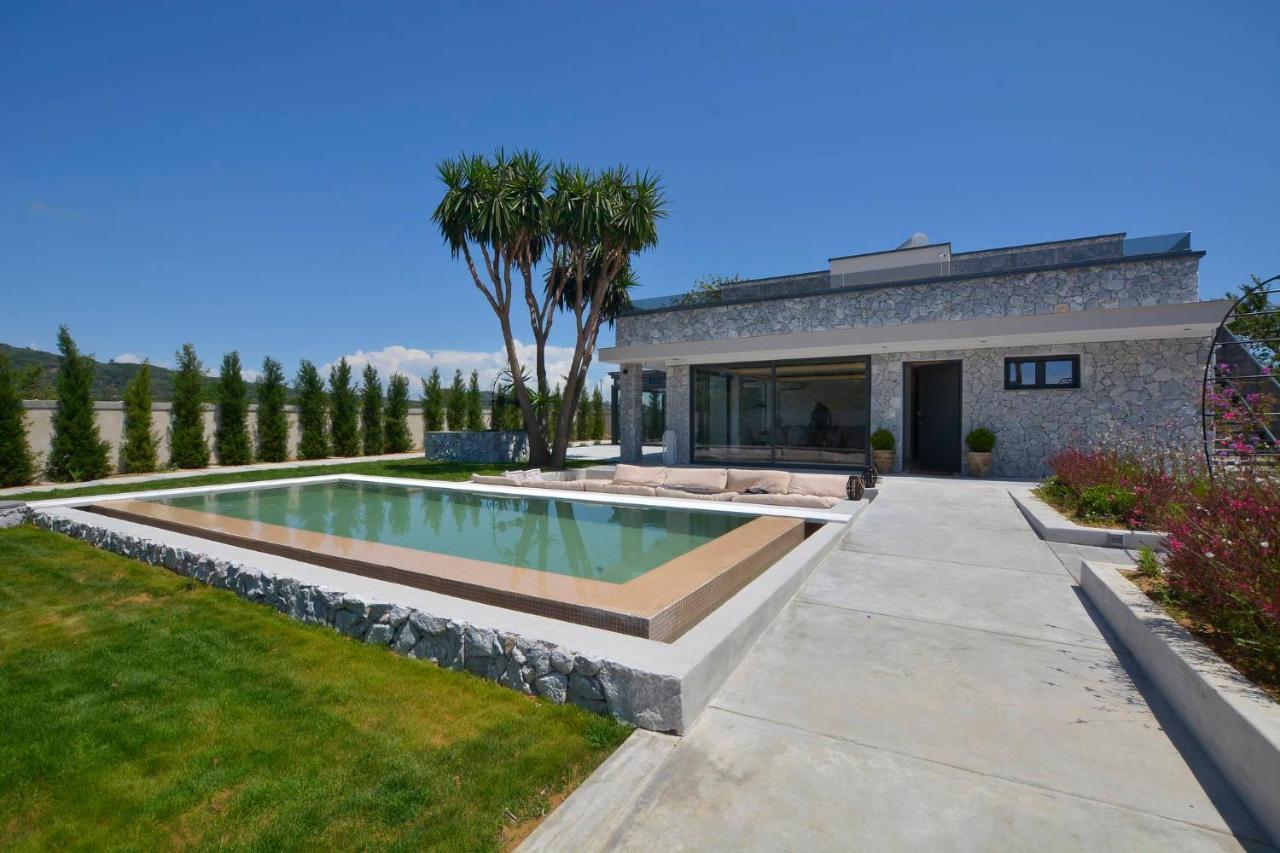 Villa Flamingo - 4 Bedrooms - Private Pool - Next To Renowned Issos Beach & Lake Korission Línia Eksteriør bilde